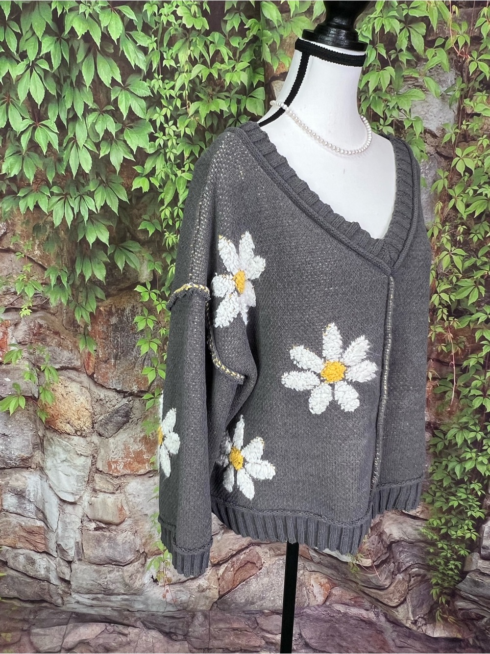 KLD Chunky Slouchy Bohemian Gray Daisy Print Oversized Sweater, S - Picture 10 of 12